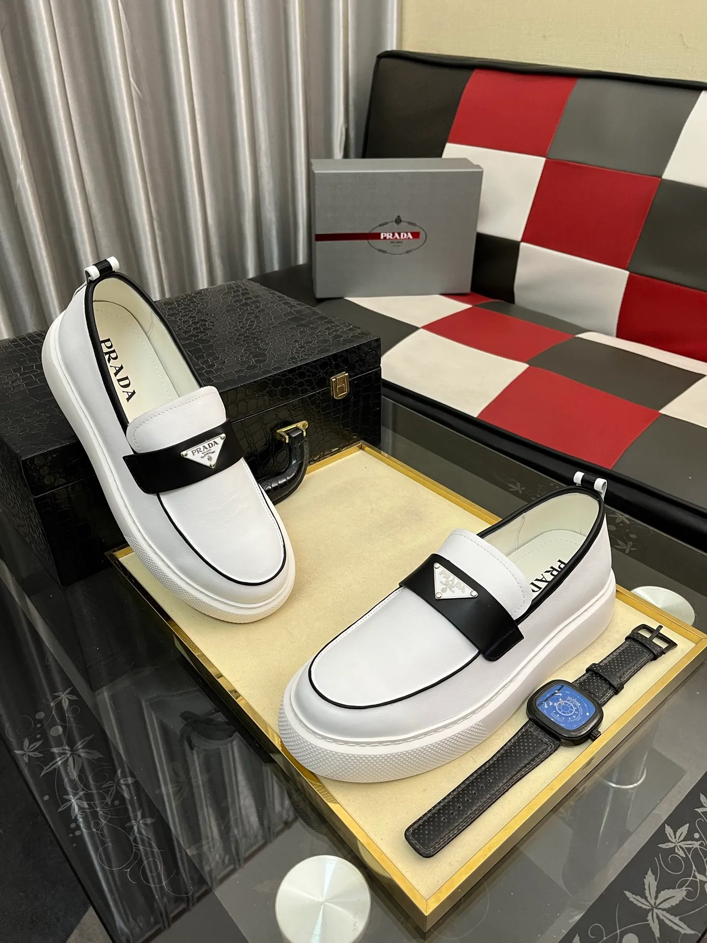 Men's shoes 💰: 560⌚️⌚️[PRADA] Prada casual shoes, originally developed 1:1, made of high-mercerized cowhide with imported cowhide, silk sheepskin lining, rubber outsole, comfortable and soft on the foot, size: 38-443️⃣Colors available